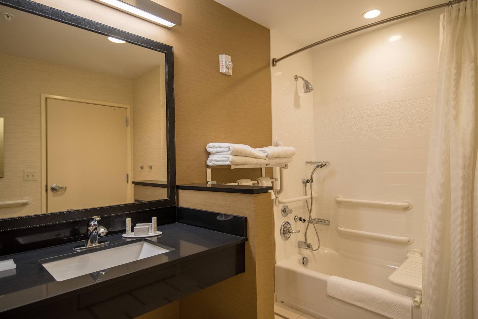 Hotel Fairfield & By Marriott Provo 3*